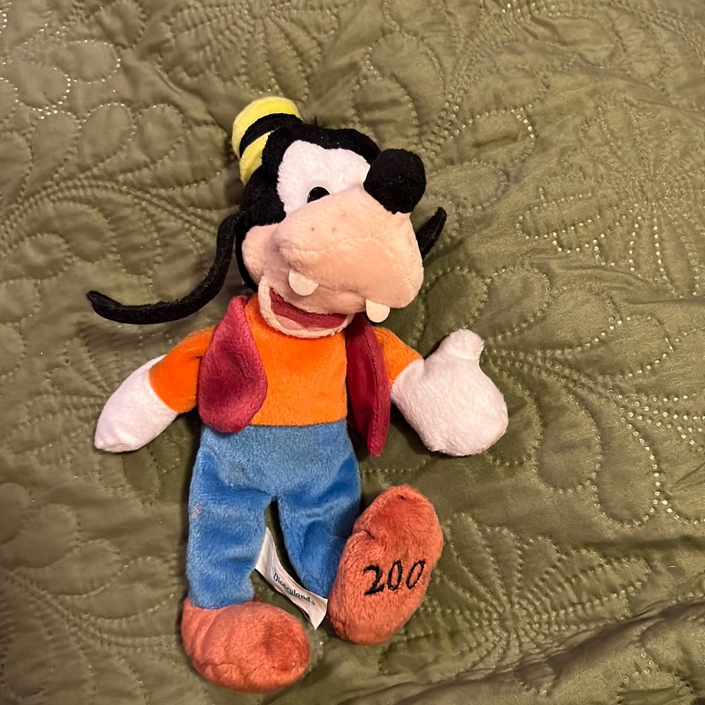 Disneyland 45 Years Of Magic Vintage Plush Bean Bag Goofy